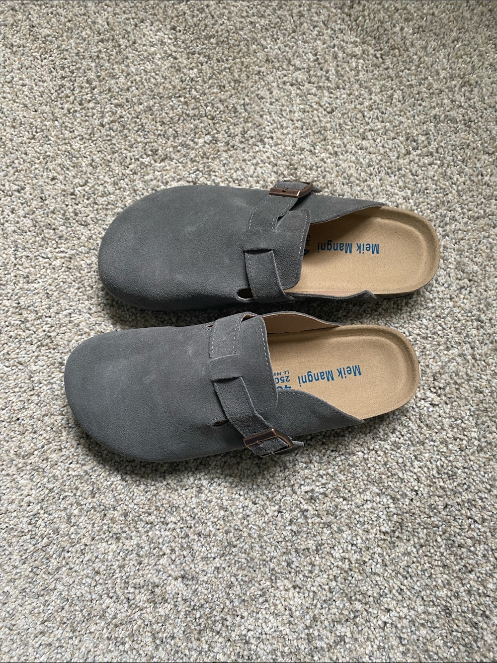 Meik Mangni Gray Suede Slip-On Clogs